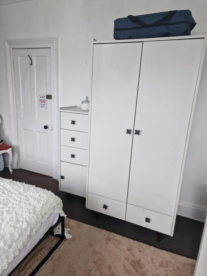 Double Rooms, Free Continental Breakfast, Pics And Full Address Sent After Booking, 2 Miles To City Centre Belfast Eksteriør billede